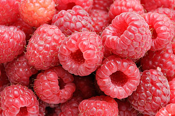 English: Raspberries Français : Framboises Deu... English: Raspberries Français : Framboises Deu...