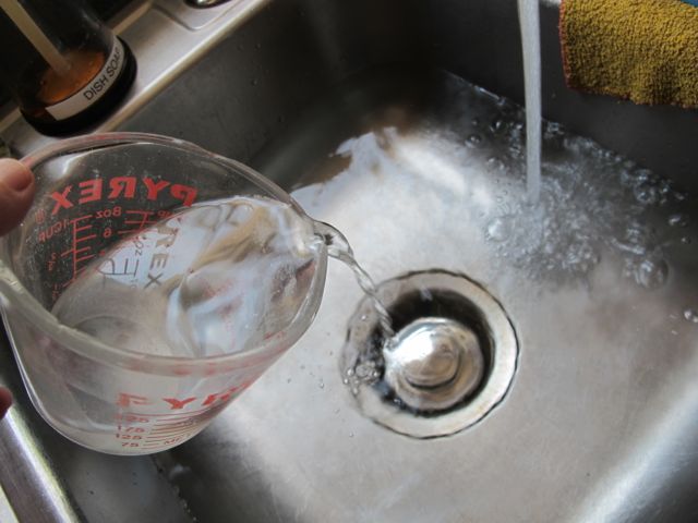 Fill your sink and add vinegar.