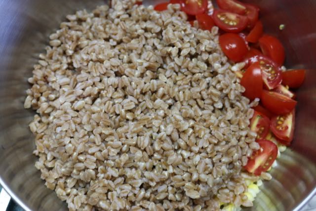 Add farrow to bowl with other ingredients.