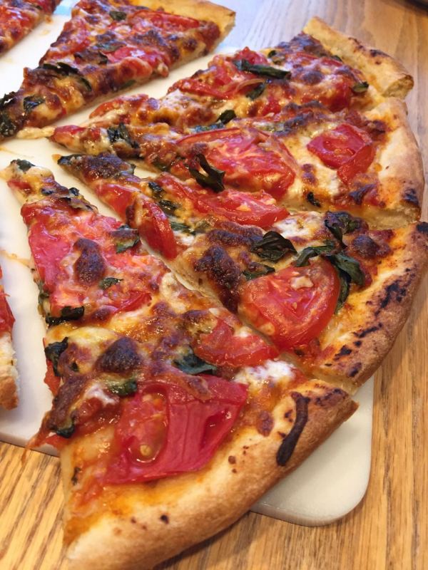 tomato basil pizza