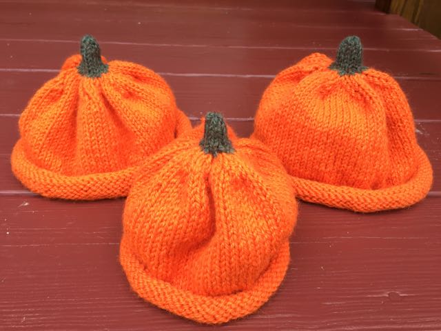 knitting pumpkin hats