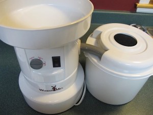 wheat grinder, wondermill, prudent living