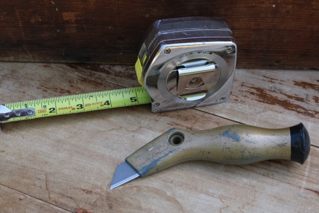 Tape Measure & Utility Knife