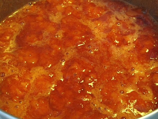 Bring to a boil strawberries, prudent pantry