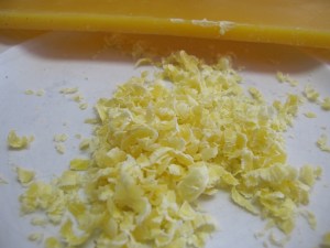 beeswax, homemade lip balm