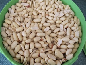 peanuts, raw peanuts