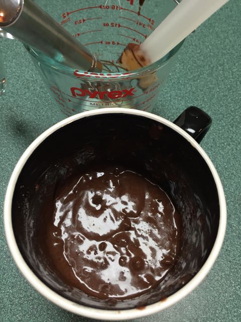 mix ingredients in a large mug