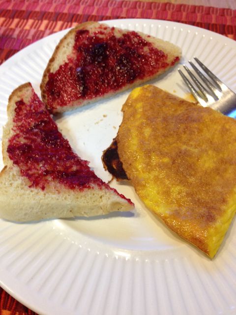 Blackberry jelly, delicious on your morning toast!