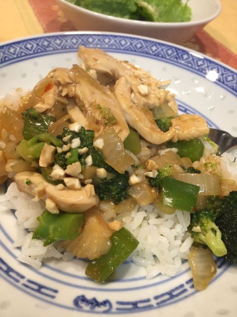 Spicy cashew chicken stir-fry