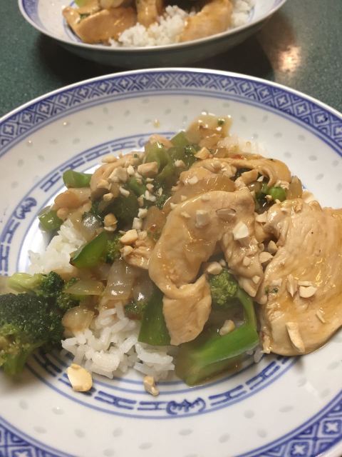 Spicy cashew chicken stir-fry