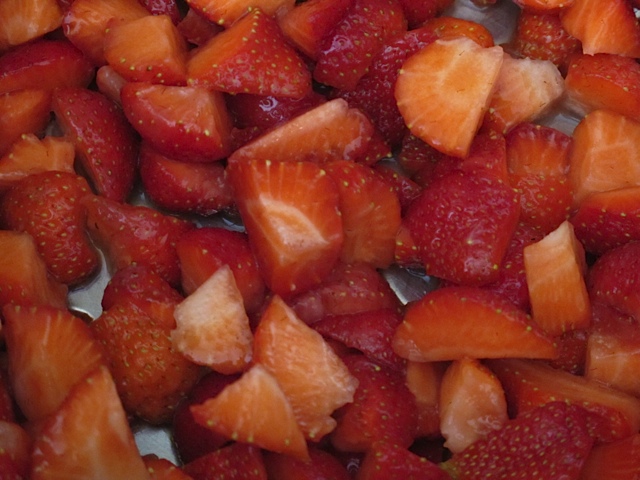 Chopped strawberries jam, prudent living