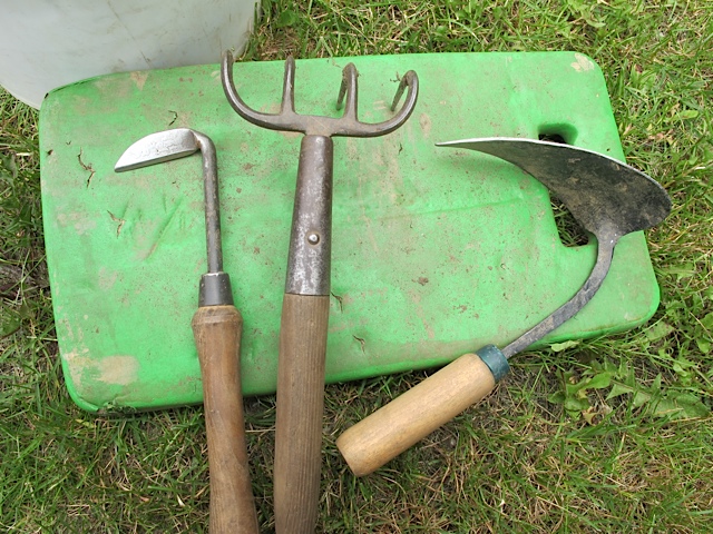 weeding tools