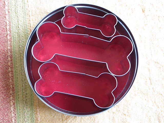 Cookie cutters dogs, biscuits