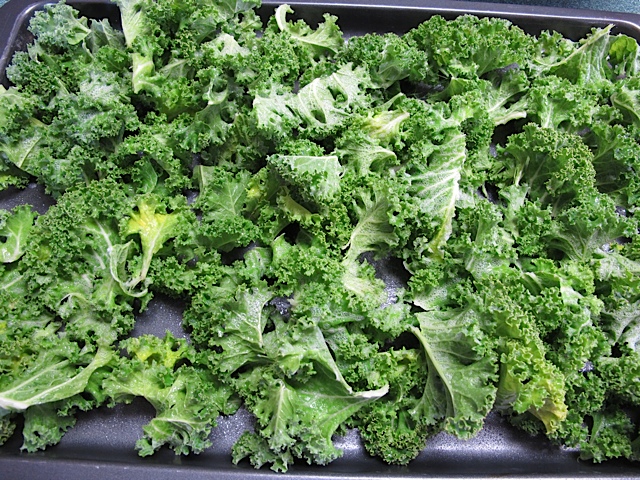 raw kale, snacks,Cooking with kale