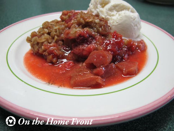 Rhubarb Strawberry Crisp