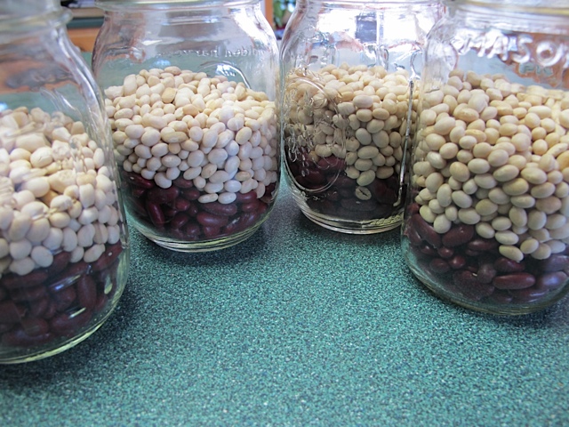 dried beans, soup mix, gift in a jar