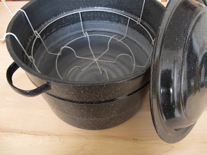 Water bath canner. home canning, water bath canning