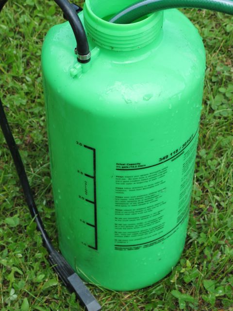 Spray container