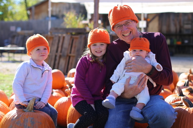 knitting pumpkin hats